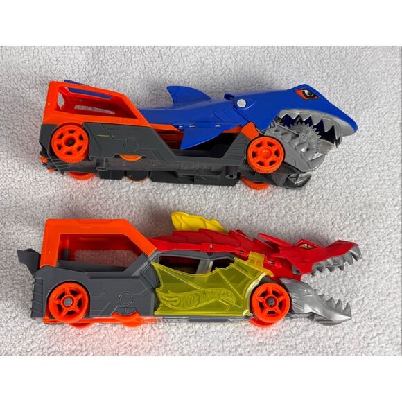 Hot Wheels Dragon Launch & Shark Chomp Transporters With 5 Cars - Picture 4 of 9